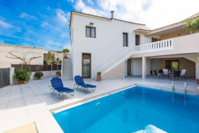 Lefteris Holiday Home